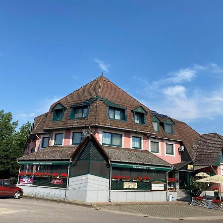 Hableany Hotel Tiszafüred Exteriör bild